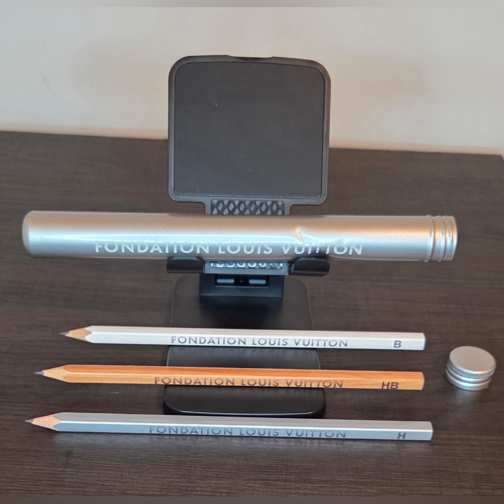 Fondation Louis Vuitton Pencil Set w/ Holder Limited Edition Designer Desk NWT